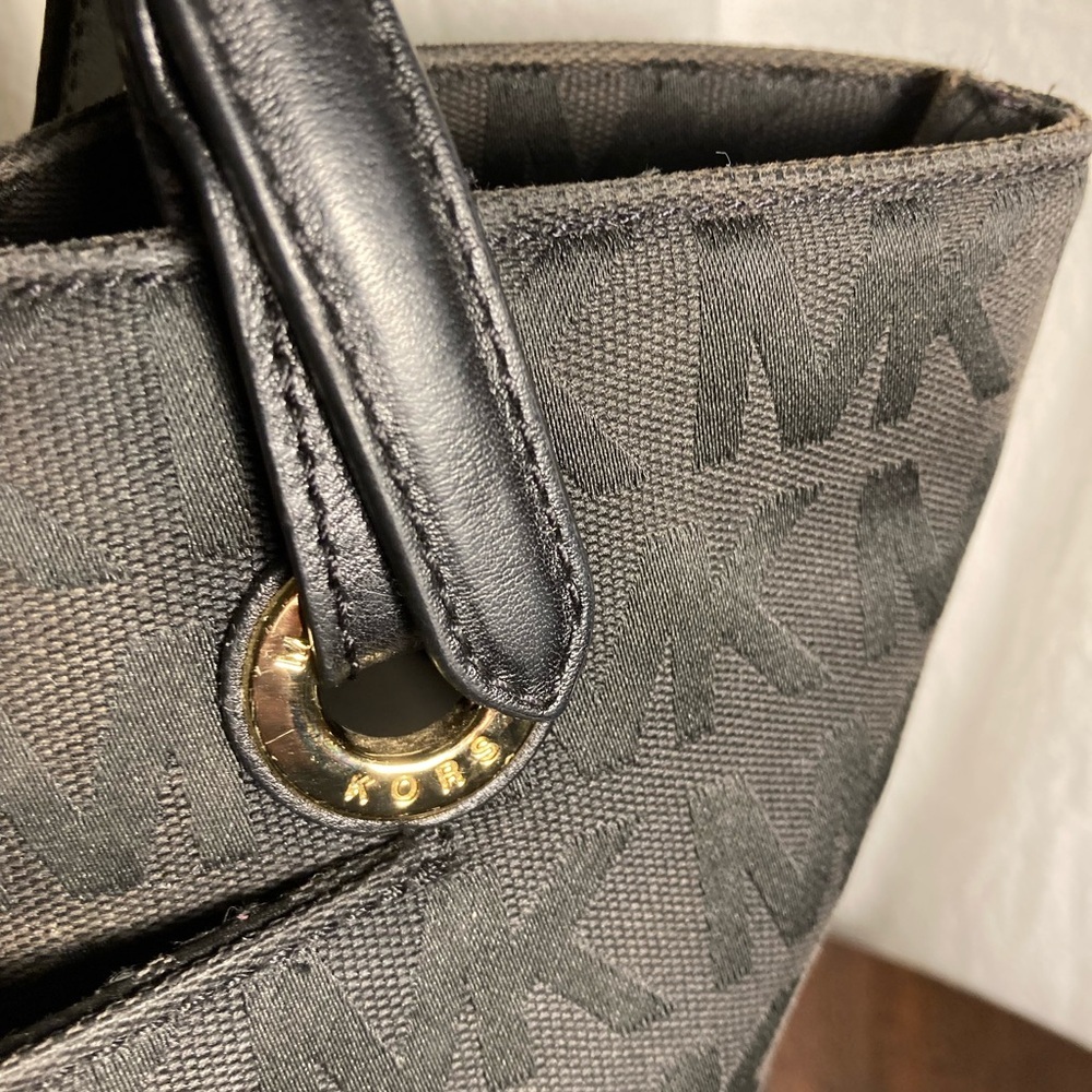 Michael Kors Black Tote Bag signature logo embossed MK - Picture 6 of 7